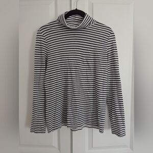 J Crew striped black white tissue Crew neck